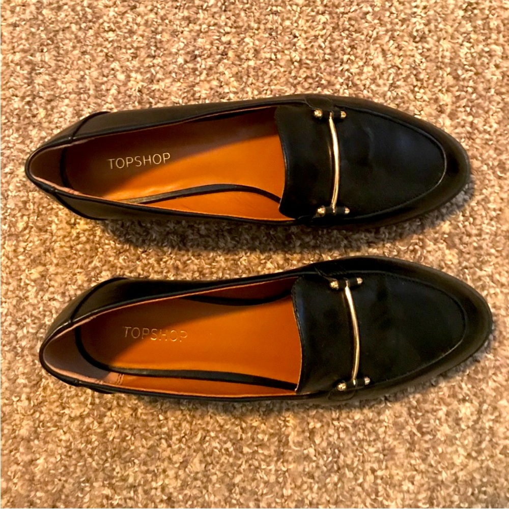 Topshop Black loaters with gold hardware. Size 7 1/2